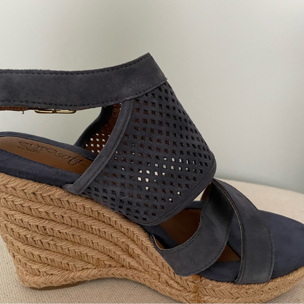 Navy suede sandals with side buckle